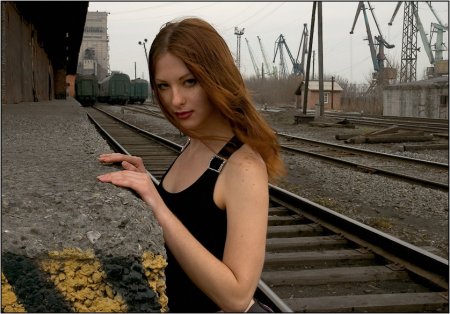 Фото эротика или голышом на железной дороге