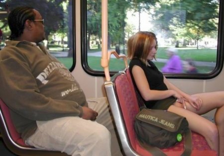 Засветы, голые женские прелести в общественном транспорте
