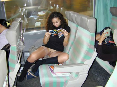 Засветы, голые женские прелести в общественном транспорте