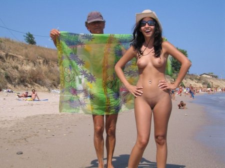 Фото голых нудисток на пляже