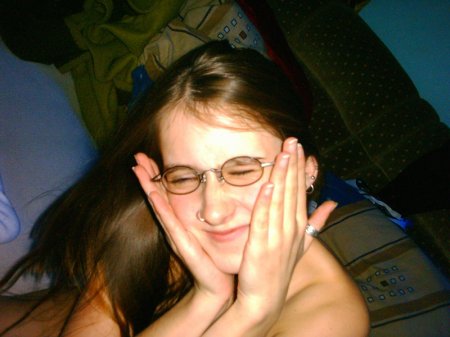 Частные фото молоденькой девушки в очках