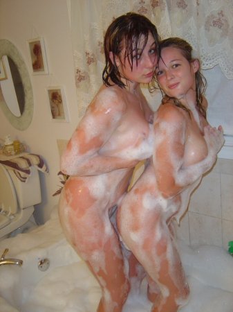 Фото голых сестёр и близняшех