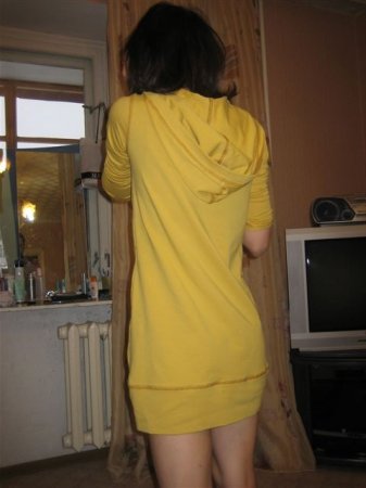 Русская девушка показывает свою вагину