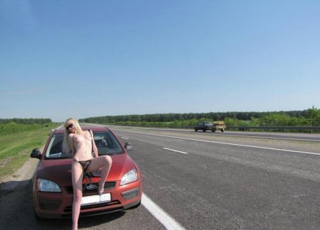 Русская женщина любит путешествовать голой