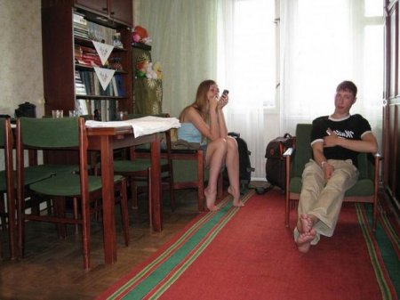 Русские парень с девушкой трахаются у себя на хате