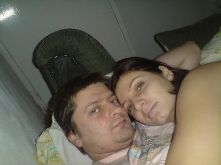 Молодая пара решила заснять свою еблю на камеру