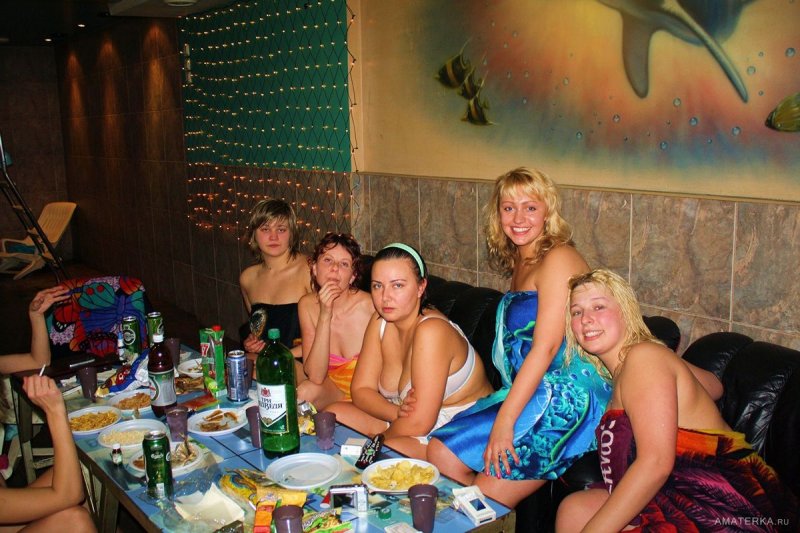 Пьяный девичник в русской сауне фото