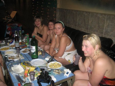 Девичник в сауне с пьяными русскими девками